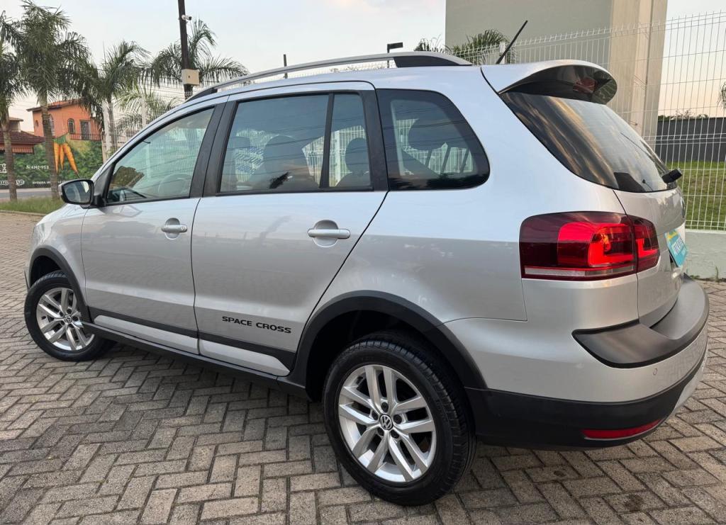 VOLKSWAGEN Space Cross - Foto