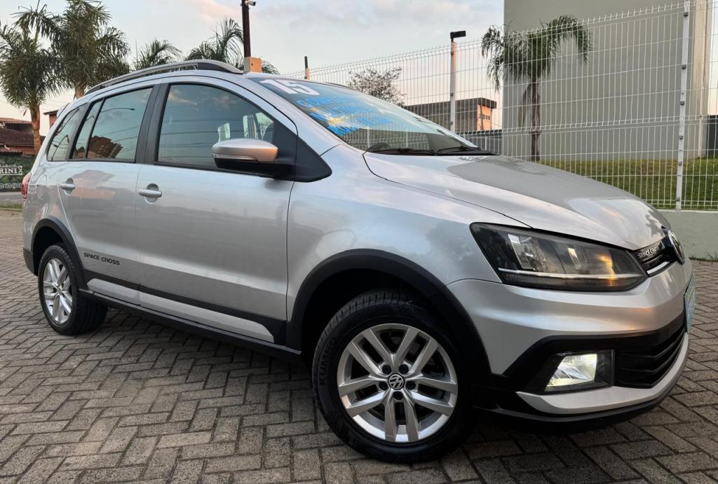 VOLKSWAGEN Space Cross - Foto