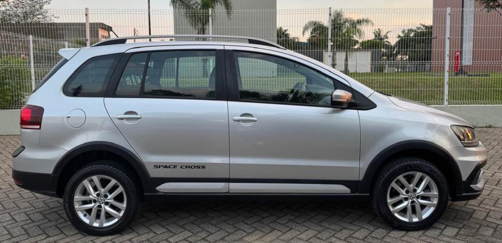 VOLKSWAGEN Space Cross - Foto