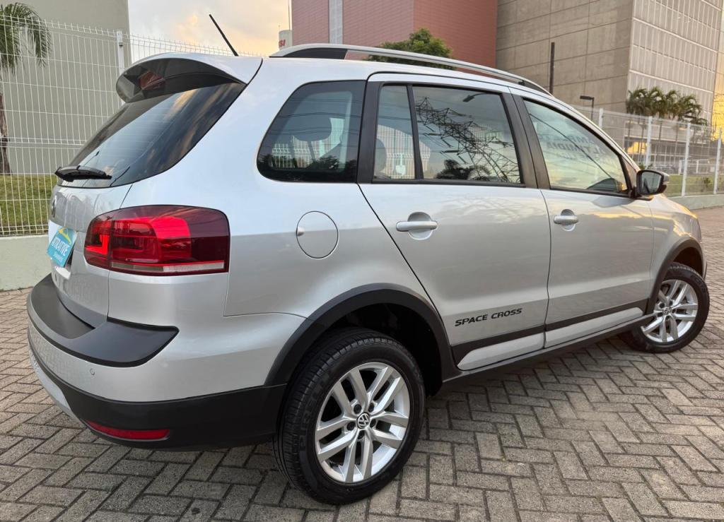 VOLKSWAGEN Space Cross - Foto