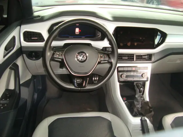 VOLKSWAGEN T-Cross - Foto
