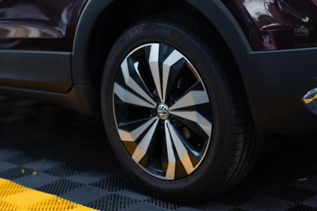 VOLKSWAGEN T-Cross - Foto