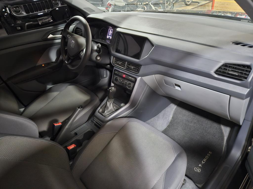 VOLKSWAGEN T-Cross - Foto