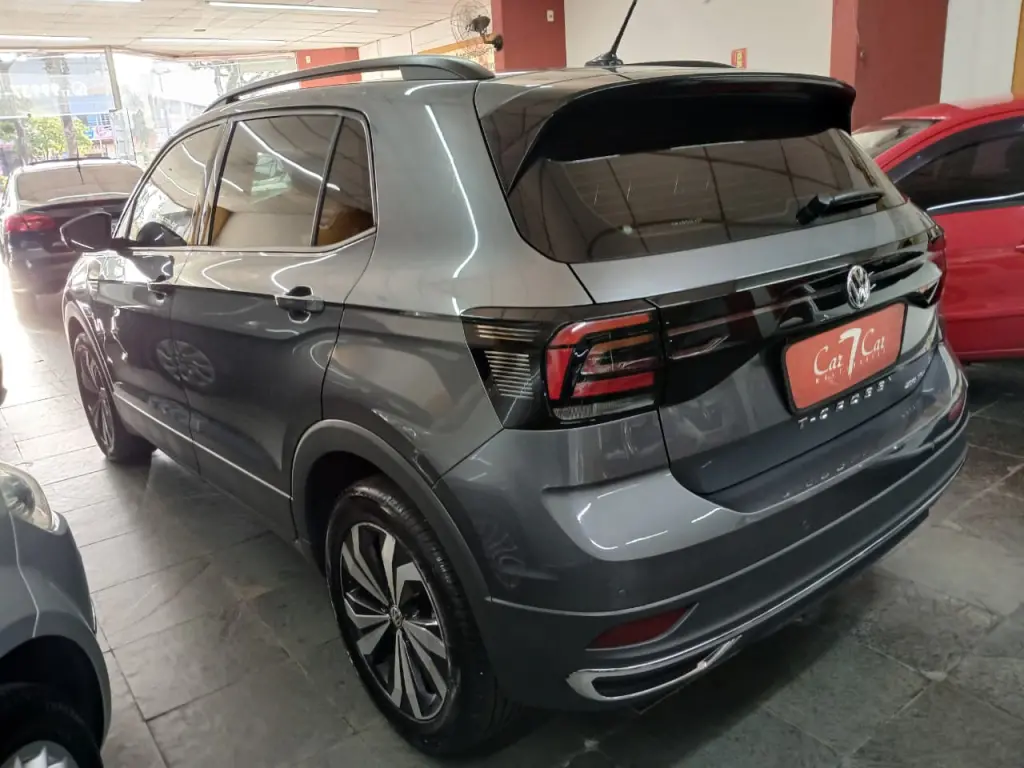 VOLKSWAGEN T-Cross - Foto