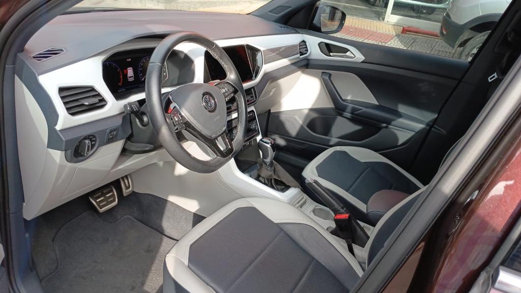VOLKSWAGEN T-Cross - Foto