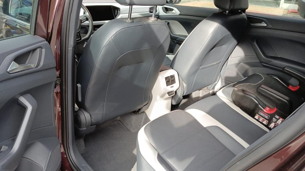 VOLKSWAGEN T-Cross - Foto