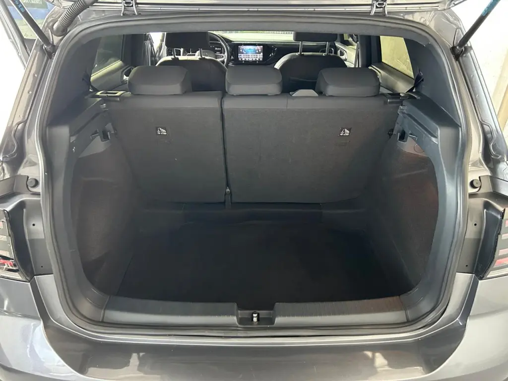 VOLKSWAGEN T-Cross - Foto