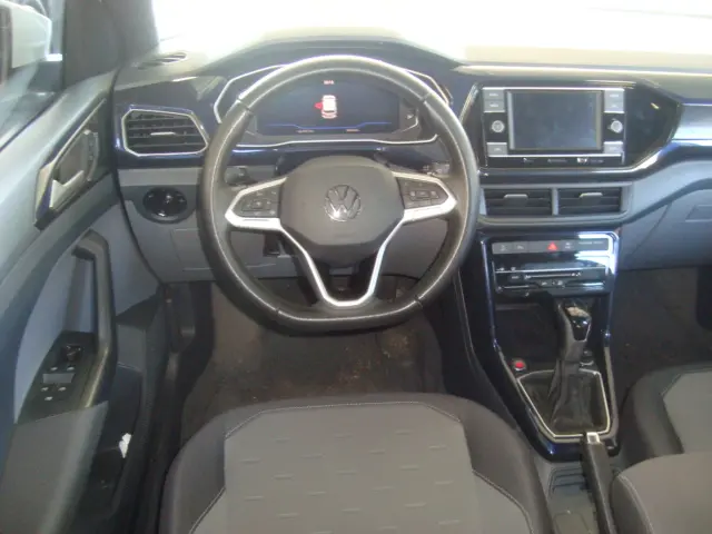 VOLKSWAGEN T-Cross - Foto