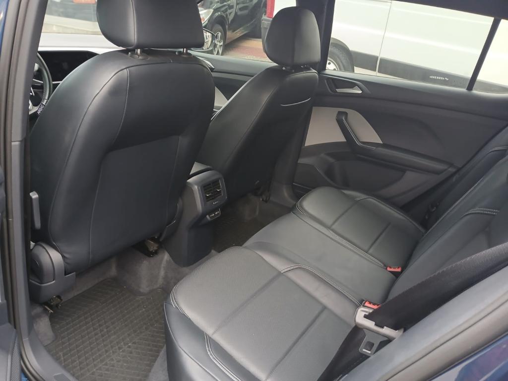 VOLKSWAGEN T-Cross - Foto