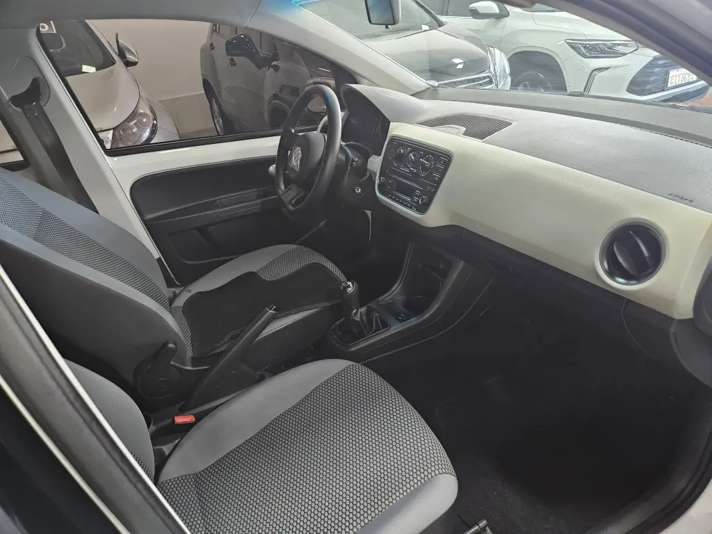 VOLKSWAGEN UP - Foto
