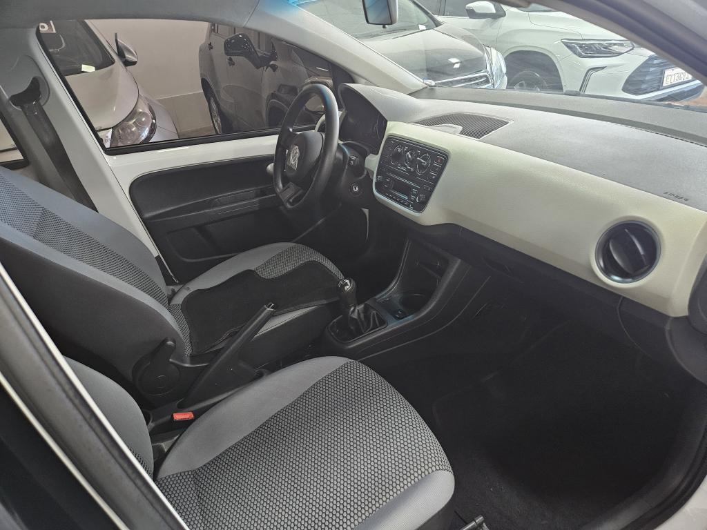VOLKSWAGEN UP - Foto