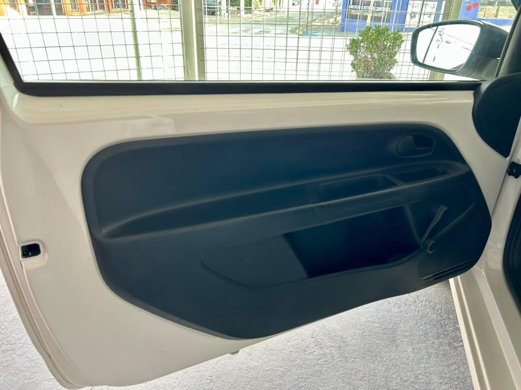 VOLKSWAGEN UP - Foto
