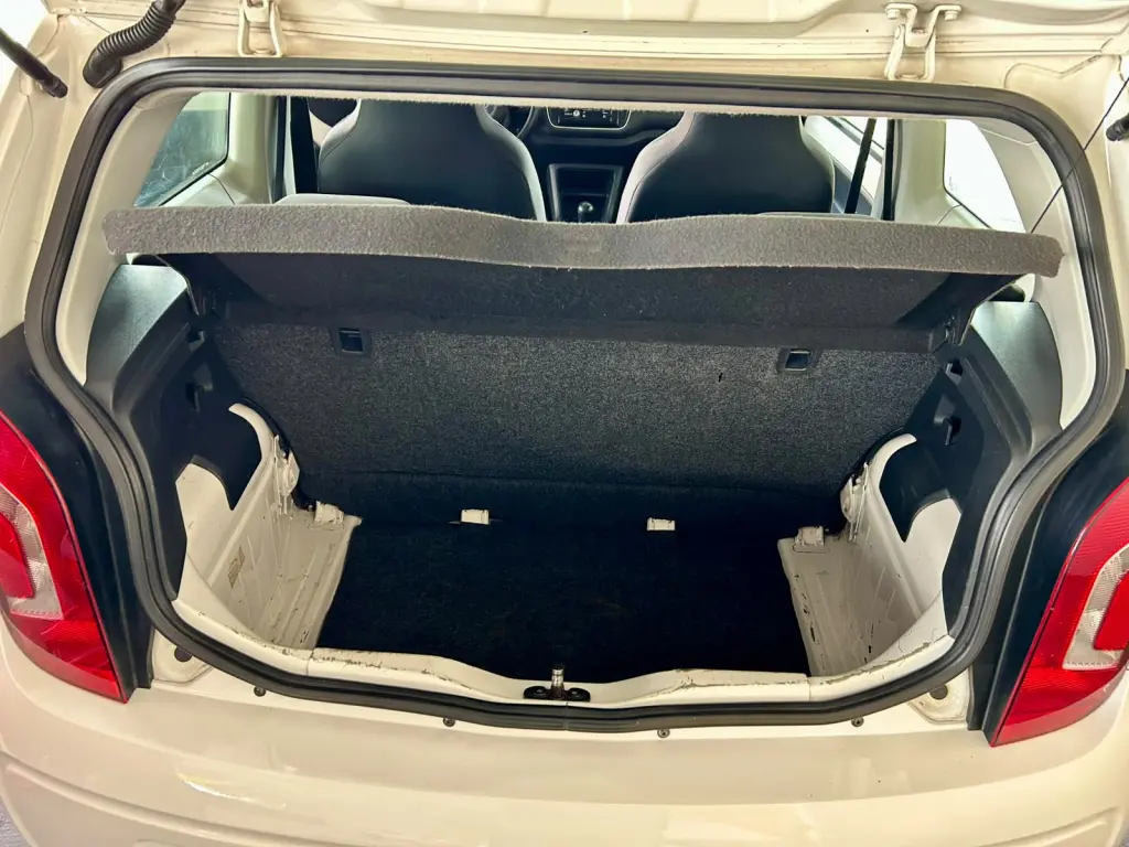 VOLKSWAGEN UP - Foto