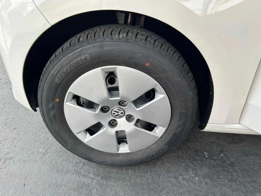 VOLKSWAGEN UP - Foto