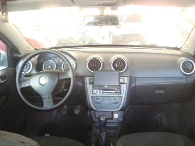 VOLKSWAGEN Voyage - Foto