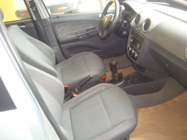 VOLKSWAGEN Voyage - Foto