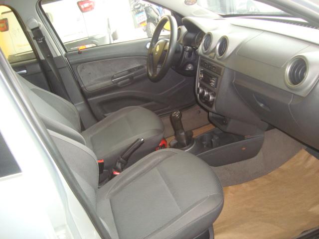 VOLKSWAGEN Voyage - Foto