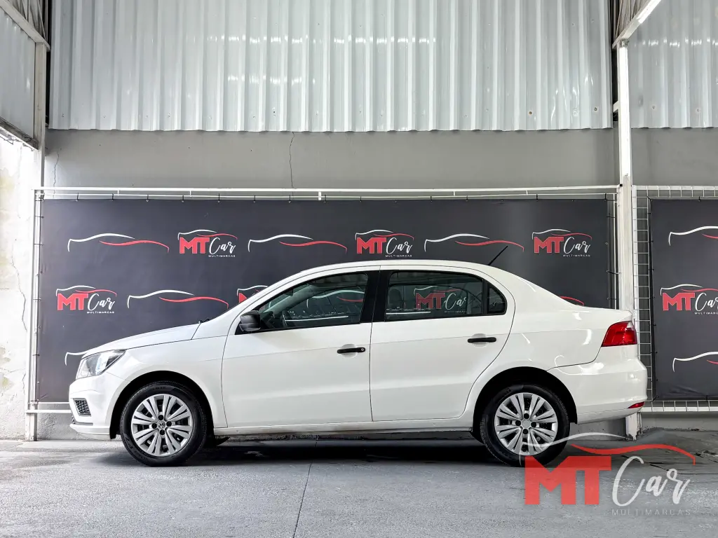 VOLKSWAGEN Voyage - Foto