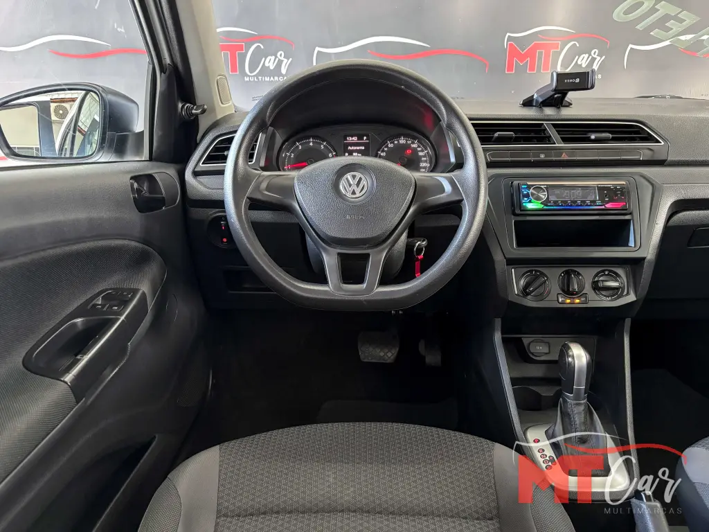 VOLKSWAGEN Voyage - Foto