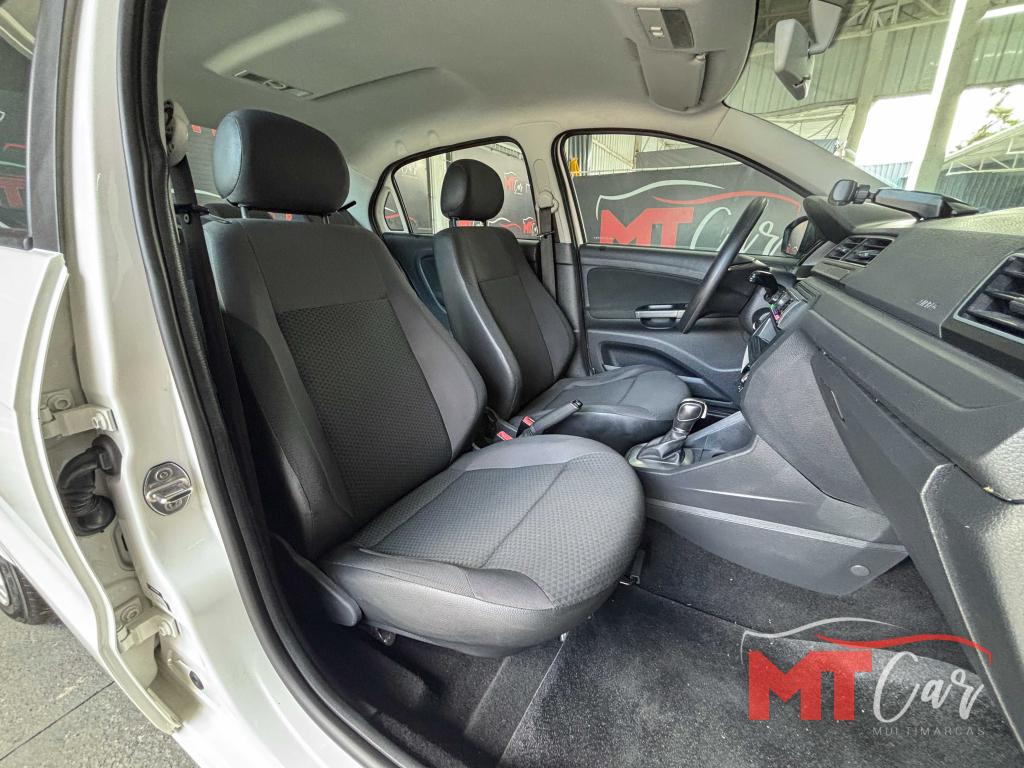 VOLKSWAGEN Voyage - Foto