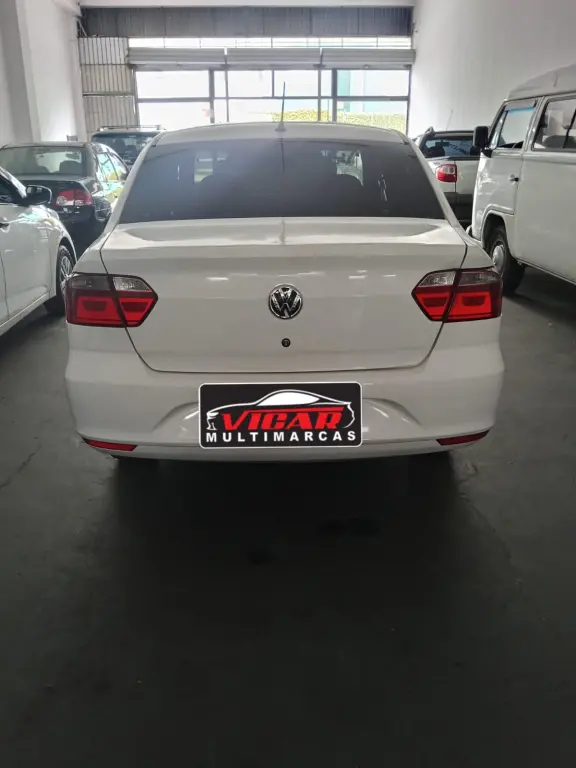 VOLKSWAGEN Voyage - Foto