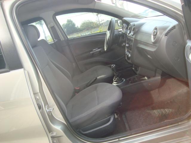 VOLKSWAGEN Voyage - Foto