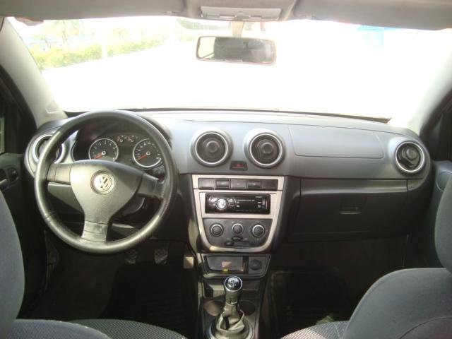 VOLKSWAGEN Voyage - Foto