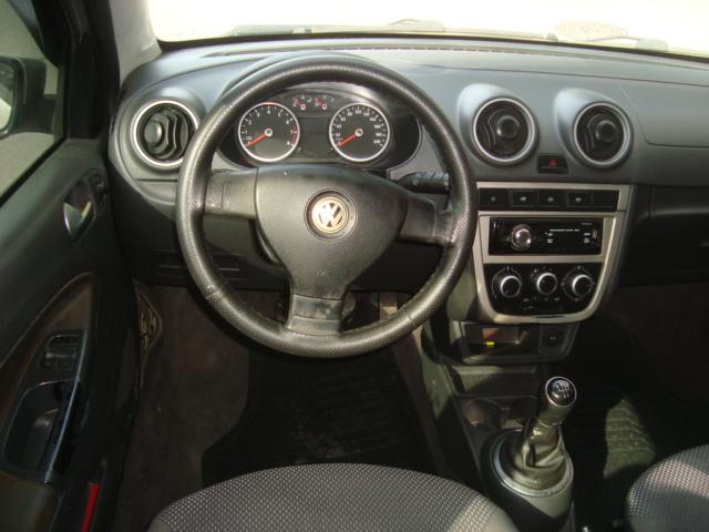 VOLKSWAGEN Voyage - Foto