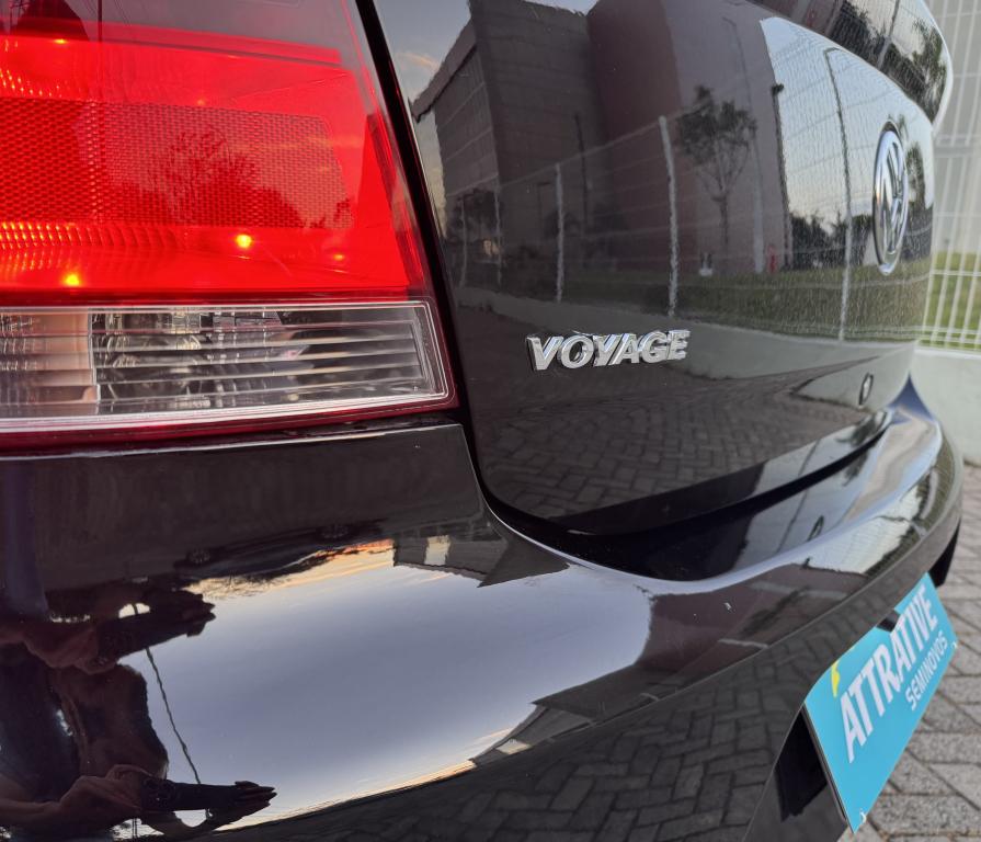 VOLKSWAGEN Voyage - Foto