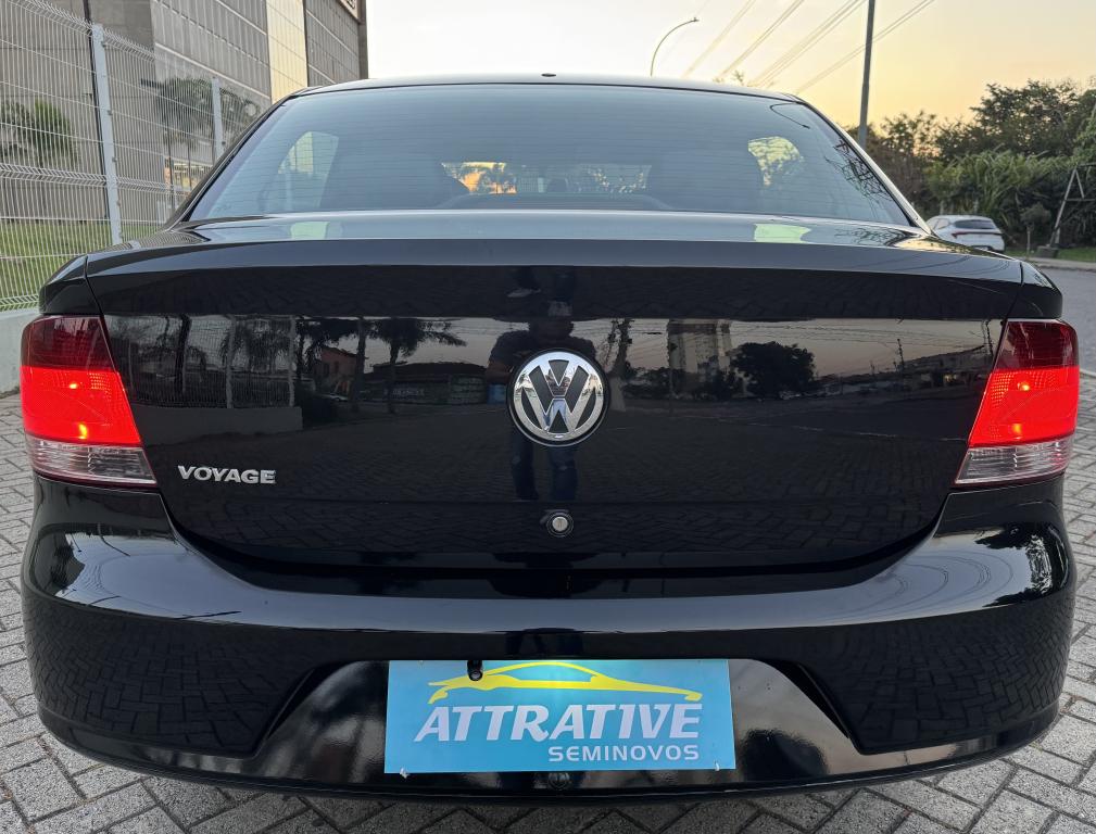 VOLKSWAGEN Voyage - Foto