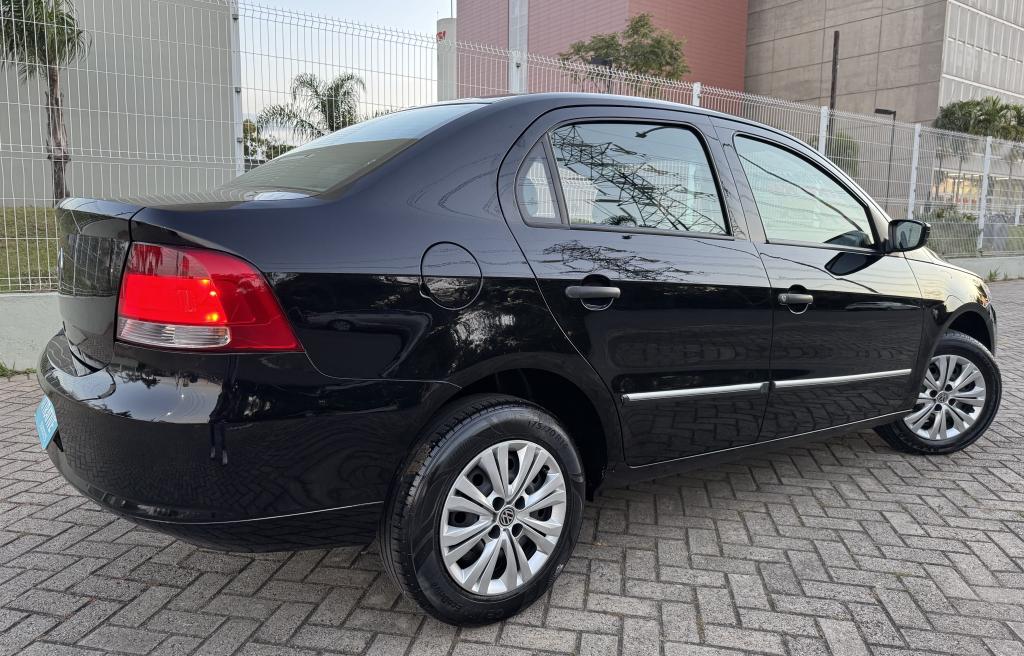 VOLKSWAGEN Voyage - Foto