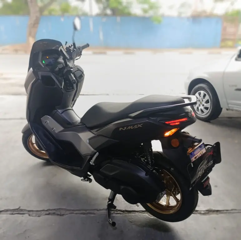 YAMAHA NMax 160 - Foto