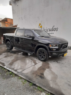 DODGE Ram 5.7 V8 REBEL CABINE DUPLA 4X4 AUTOMTICO