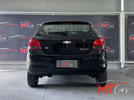 CHEVROLET Onix Hatch 1.4 4P FLEX LTZ AUTOM�TICO, Foto 6