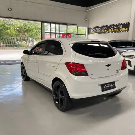 CHEVROLET Onix Hatch 1.4 4P FLEX LT, Foto 8