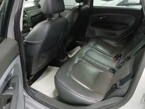 FIAT Linea 1.8 16V 4P FLEX ABSOLUTE DUALOGIC AUTOMATIZADO, Foto 5