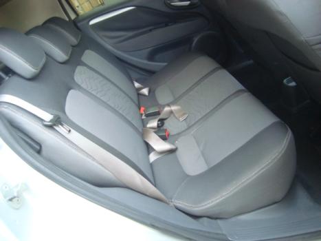 FIAT Punto 1.6 16V 4P ESSENCE FLEX, Foto 5