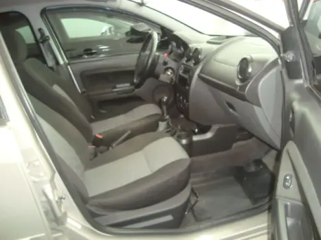 FORD Fiesta Hatch 1.0 4P SE PLUS FLEX, Foto 3