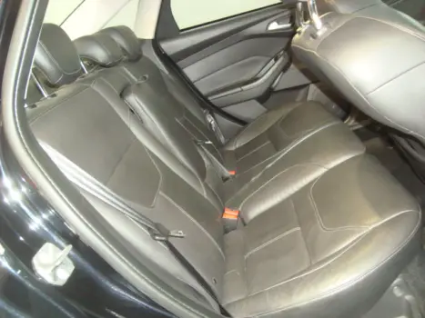 FORD Focus Sedan 2.0 16V 4P FLEX TITANIUM PLUS POWERSHIFT AUTOM�TICO, Foto 5