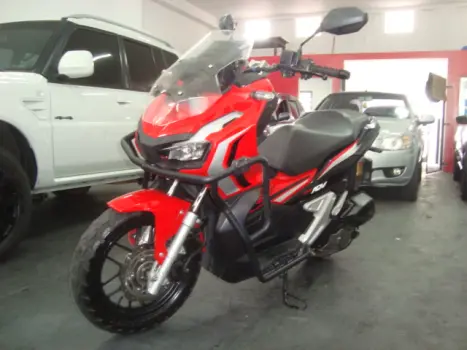 HONDA ADV 160 , Foto 2