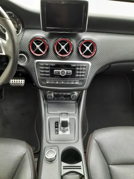 MERCEDES-BENZ A 45 AMG 2.0 16V 4P TURBO AUTOMATIZADO, Foto 6 MERCEDES-BENZ A 45 AMG 2.0 16V 4P TURBO AUTOMATIZADO, Foto 6