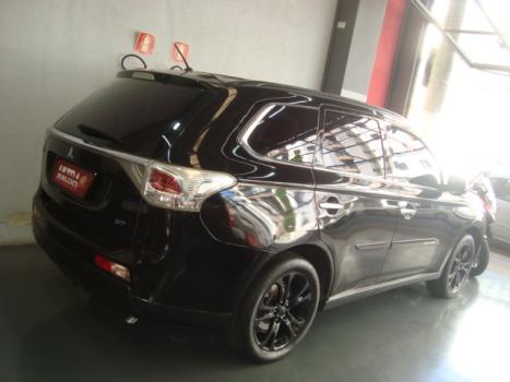MITSUBISHI Outlander 3.0 V6 24V 4P GT 4X4 AUTOM�TICO, Foto 2