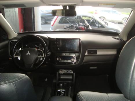 MITSUBISHI Outlander 3.0 V6 24V 4P GT 4X4 AUTOM�TICO, Foto 9
