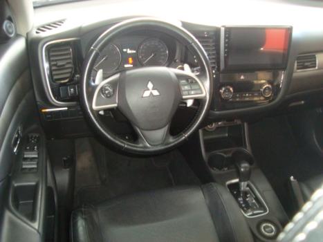 MITSUBISHI Outlander 3.0 V6 24V 4P GT 4X4 AUTOM�TICO, Foto 10