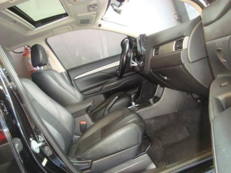 MITSUBISHI Outlander 3.0 V6 24V 4P GT 4X4 AUTOM�TICO, Foto 6