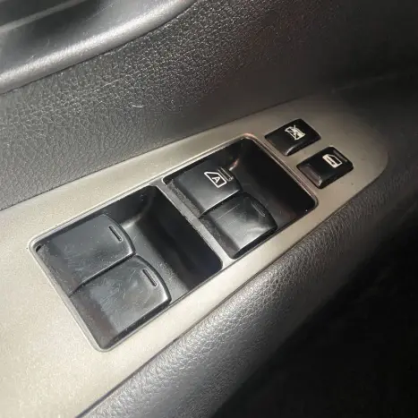 NISSAN Livina 1.8 16V 4P SL FLEX AUTOM�TICO, Foto 8