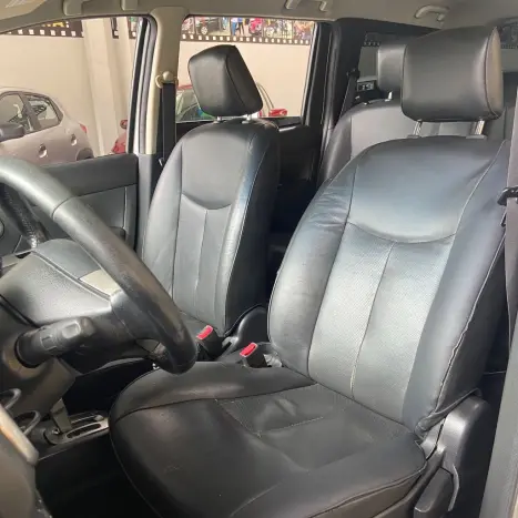 NISSAN Livina 1.8 16V 4P SL FLEX AUTOM�TICO, Foto 19