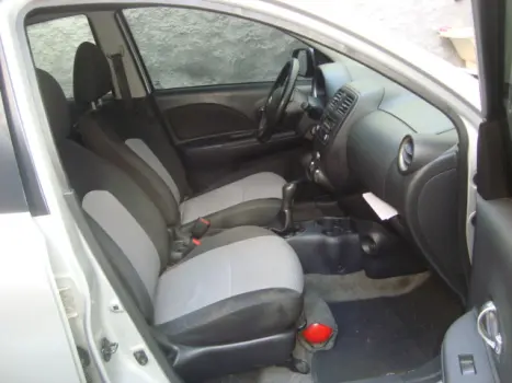 NISSAN March 1.6 16V 4P S FLEX, Foto 3