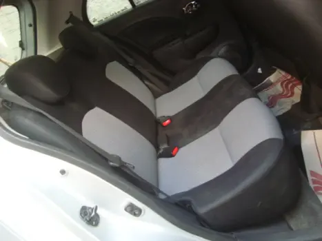 NISSAN March 1.6 16V 4P S FLEX, Foto 5