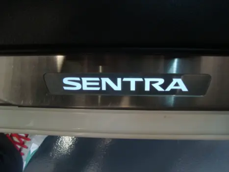 NISSAN Sentra 2.0 16V 4P UNIQUE FLEX AUTOM�TICO CVT, Foto 4